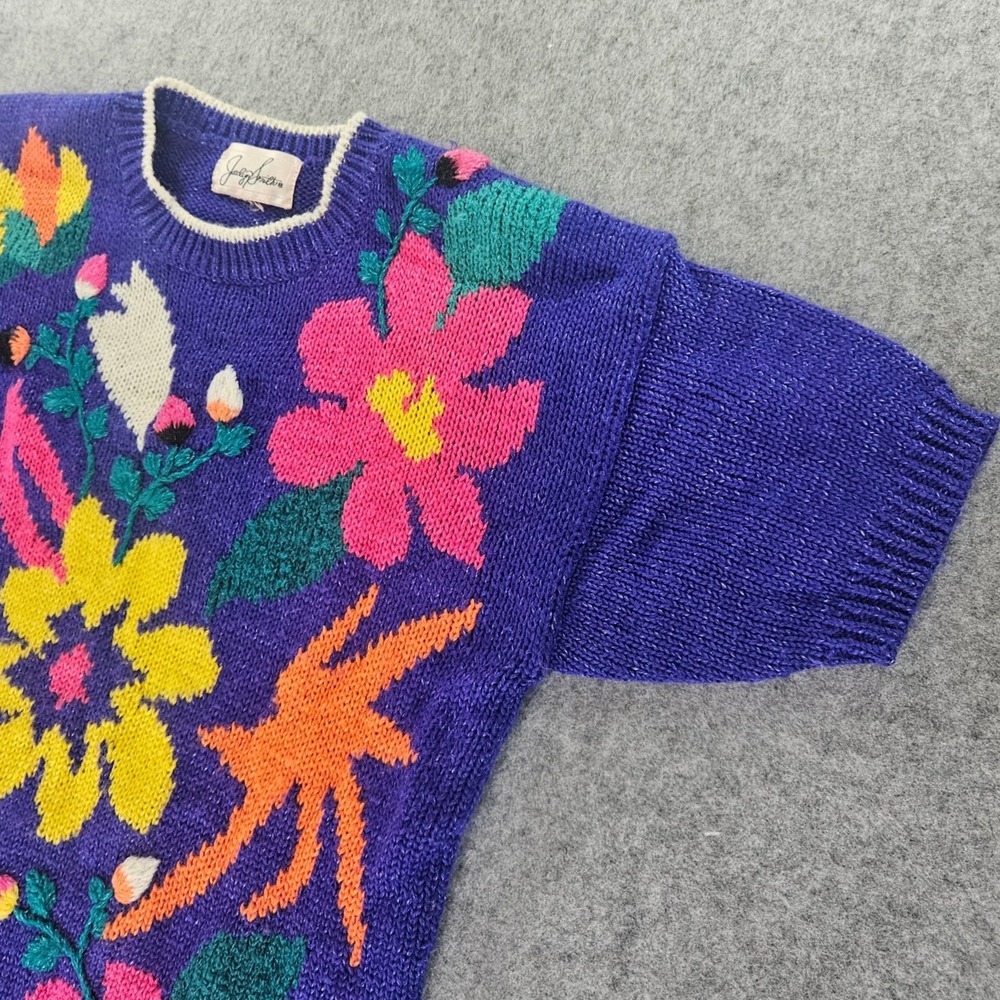 Jaclyn Smith VTG Purple Floral Knit Short Sleeve Sweater Embroidered Crew Neck L